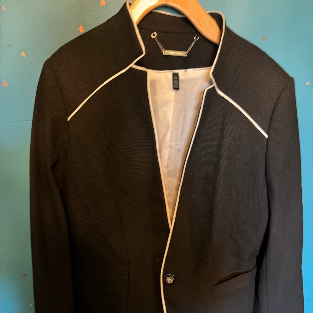 Black suitcoat